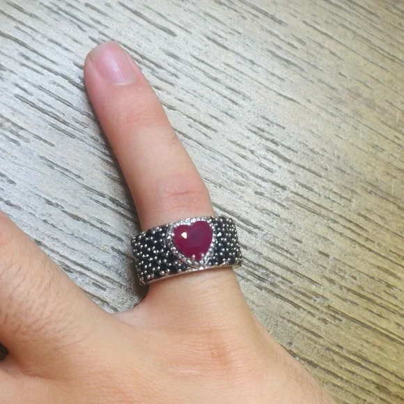 Victoria Wieck Ruby Spinel White Topaz Heart Silver Band Ring Size 7